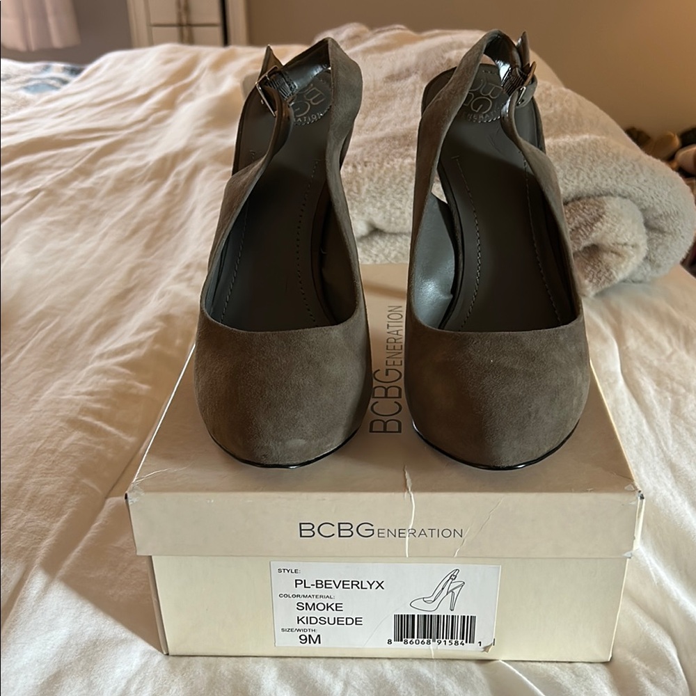 BCBGeneration Gray Heels Elegant Suede Design